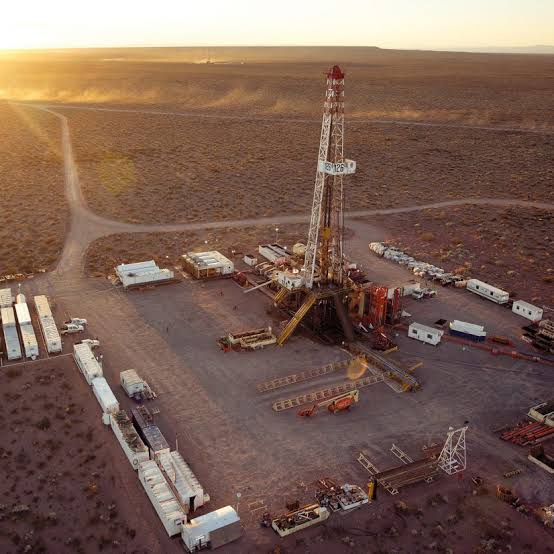 Onshore oil drilling operation